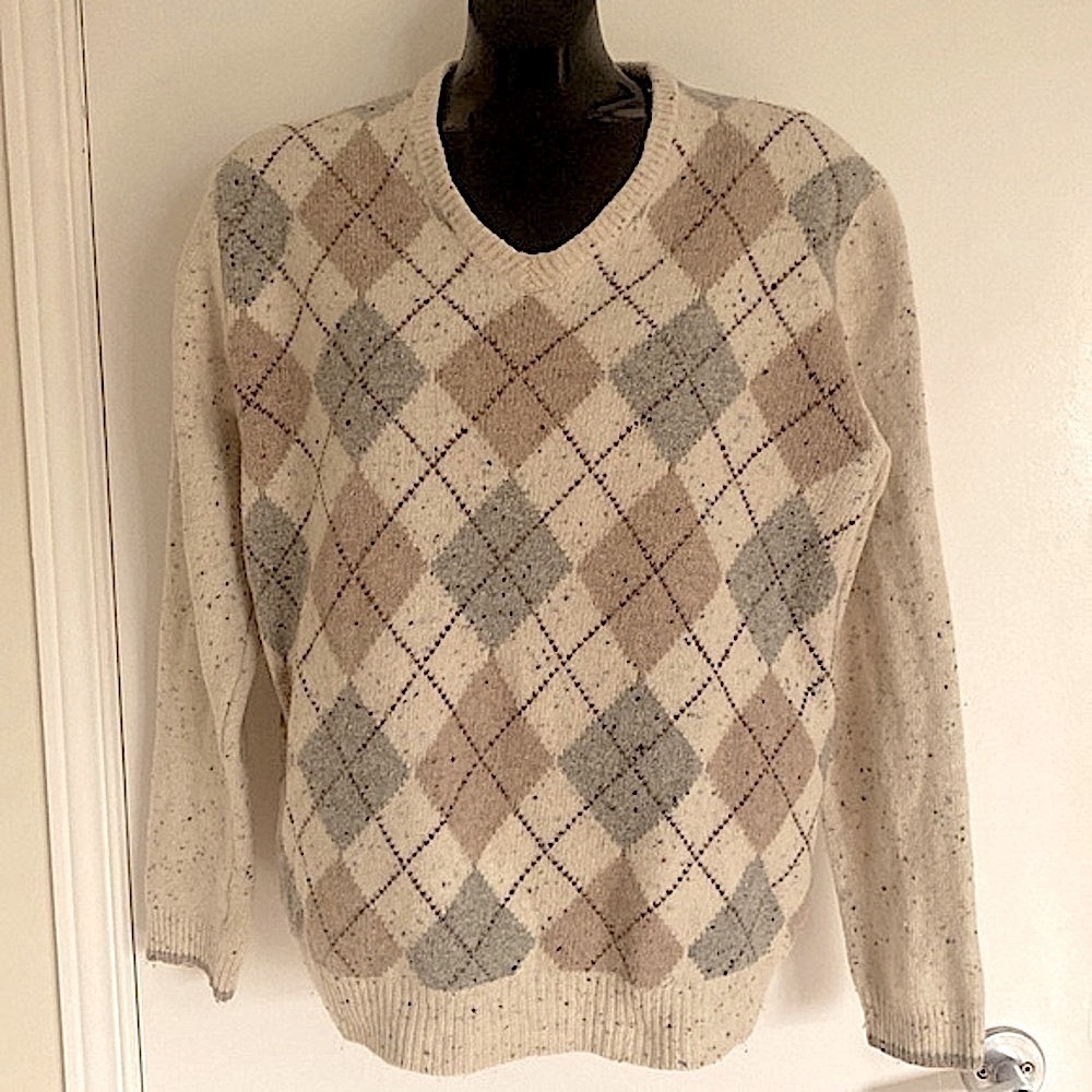 Jos A Bank 1905 Collection men's v-neck sweater Donegal argyle pattern SZE X-L